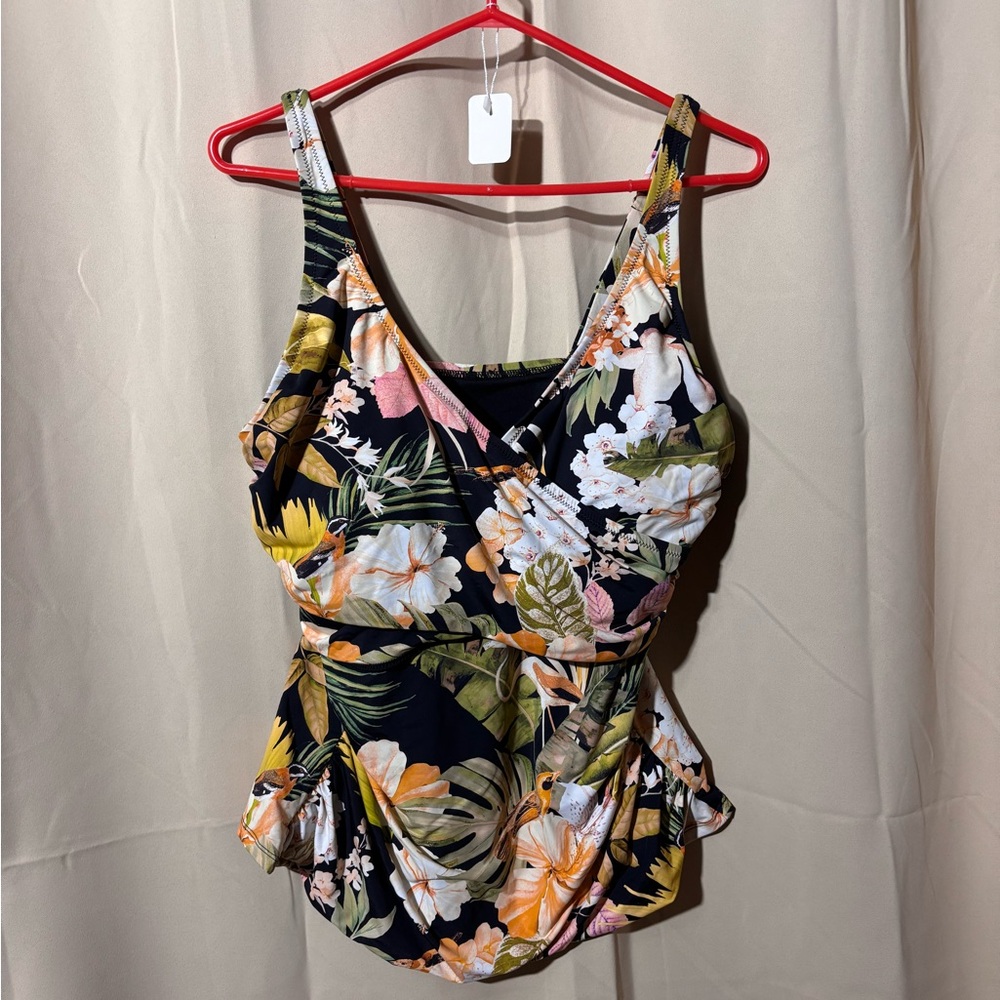 NWT Everyday Sunday Tankini Top